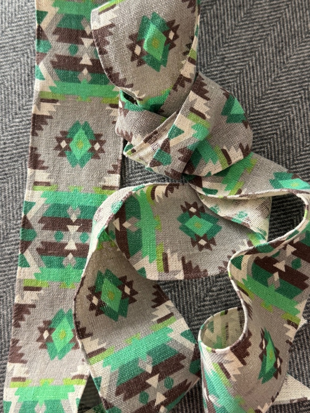NWT, MAYARTS, BEAUTIFUL AZTEC LOOKING WIDE RIBBON IN GRN TONES - 20 YDS PER ROLL